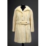 Pearlnerz Kurzmantel mit Gürtel, Steinbrück/HamburgPearl mink short coat with belt, Steinbrück/