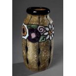 Kleine Amphora Jugendstil Keramik Vase mit buntem Blütenfries, Modellnr. 150 (75), um 1900/10, H.