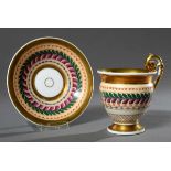 Empire Tasse mit polychromer Bemalung "Blütenfries" und Goldstaffage, Ritzmarke, H. 12,5cm,