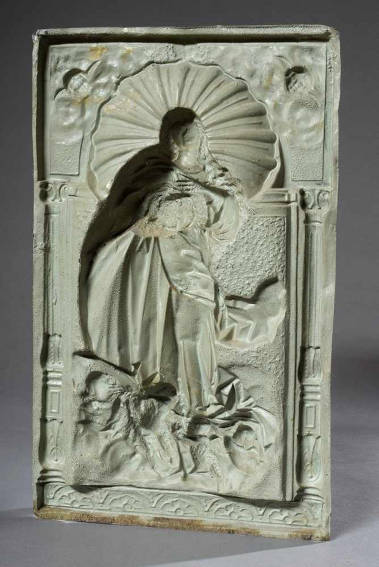 Sakrales Relief „Heilige Märtyrerin in Muschelapsis“ von einem Altar (?), Metall versilbert, 18./ - Bild 2 aus 3