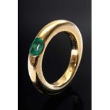 GG 750 Ring Cartier "Ellipse" mit einem oval facettierten Smaragd (ca. 0.33ct), Ref. C480 39,