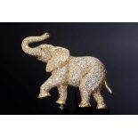 GG 750 Cartier Nadel "Elefant" mit Brillantpavée (zus. ca. 5ct/IF-VVSI/TW) und Smaragdaugen, Ref.-