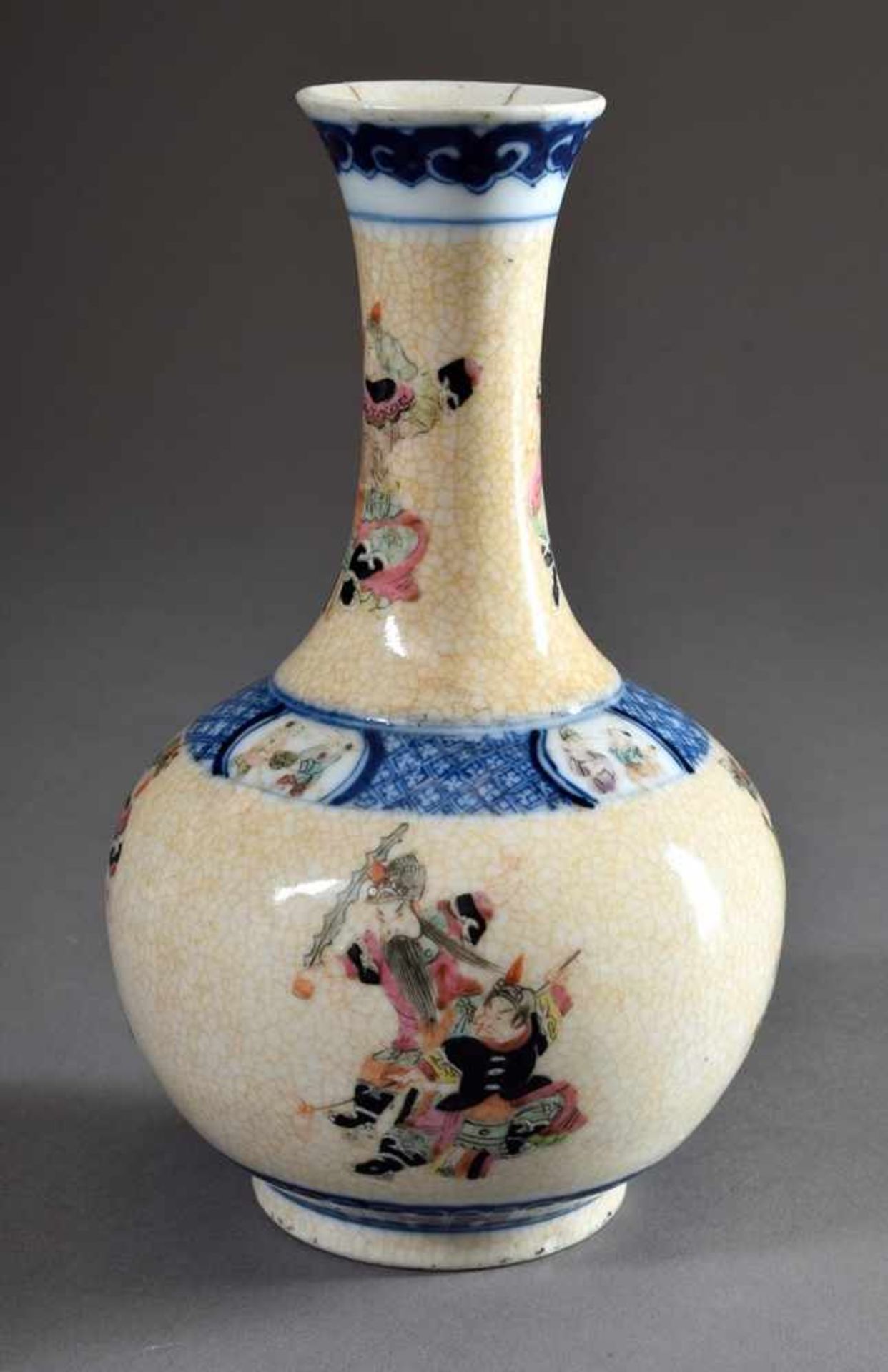 Porzellan Balustervase mit schlankem Hals, gelbliches Craquelé mit polychromer Bemalung "