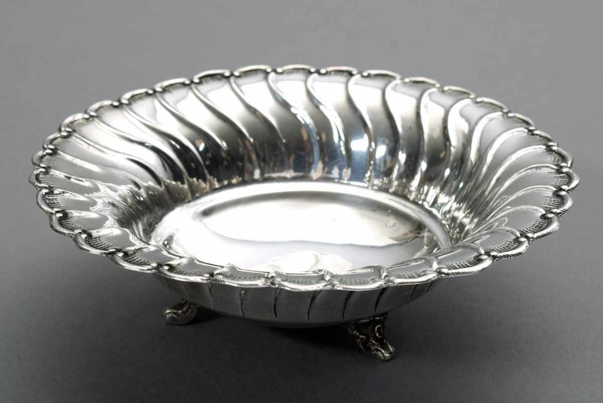 Runde Schale auf Füßchen mit gefächertem Rand, Silber 925, 91g, Ø 13,5cmRound bowl, silver 925, 91g,