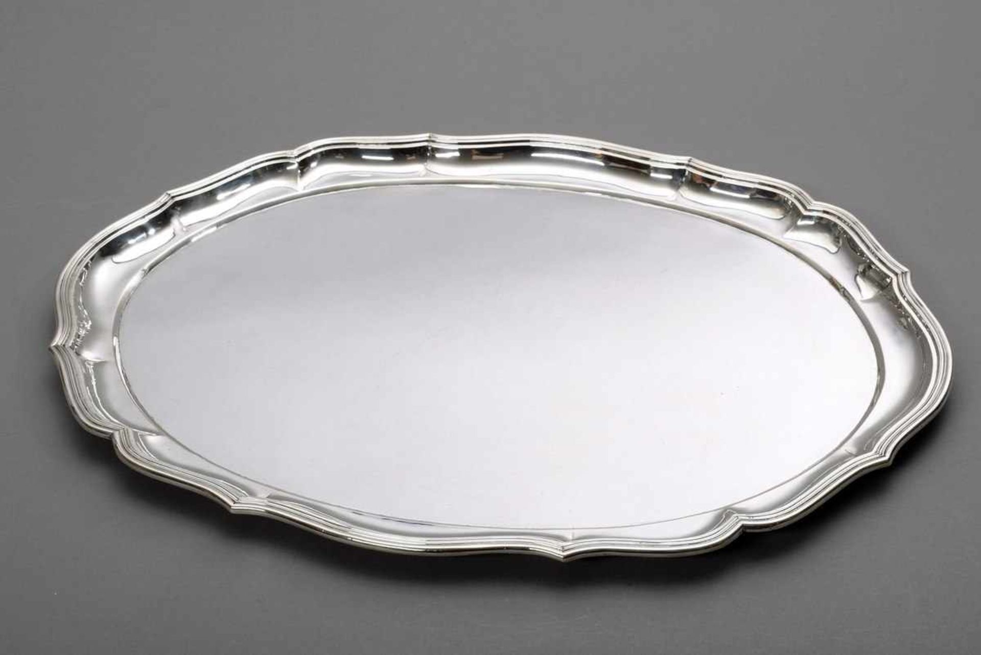 Großes ovales Tablett mit geschweiftem Rand, H. Schrader, Silber 800, 2028g, 58x42cmLarge oval tray,