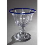 Facettierte Aufsatzschale aus farblosem Glas mit blauem Rand, 19. Jh., H. 14cmFaceted top bowl