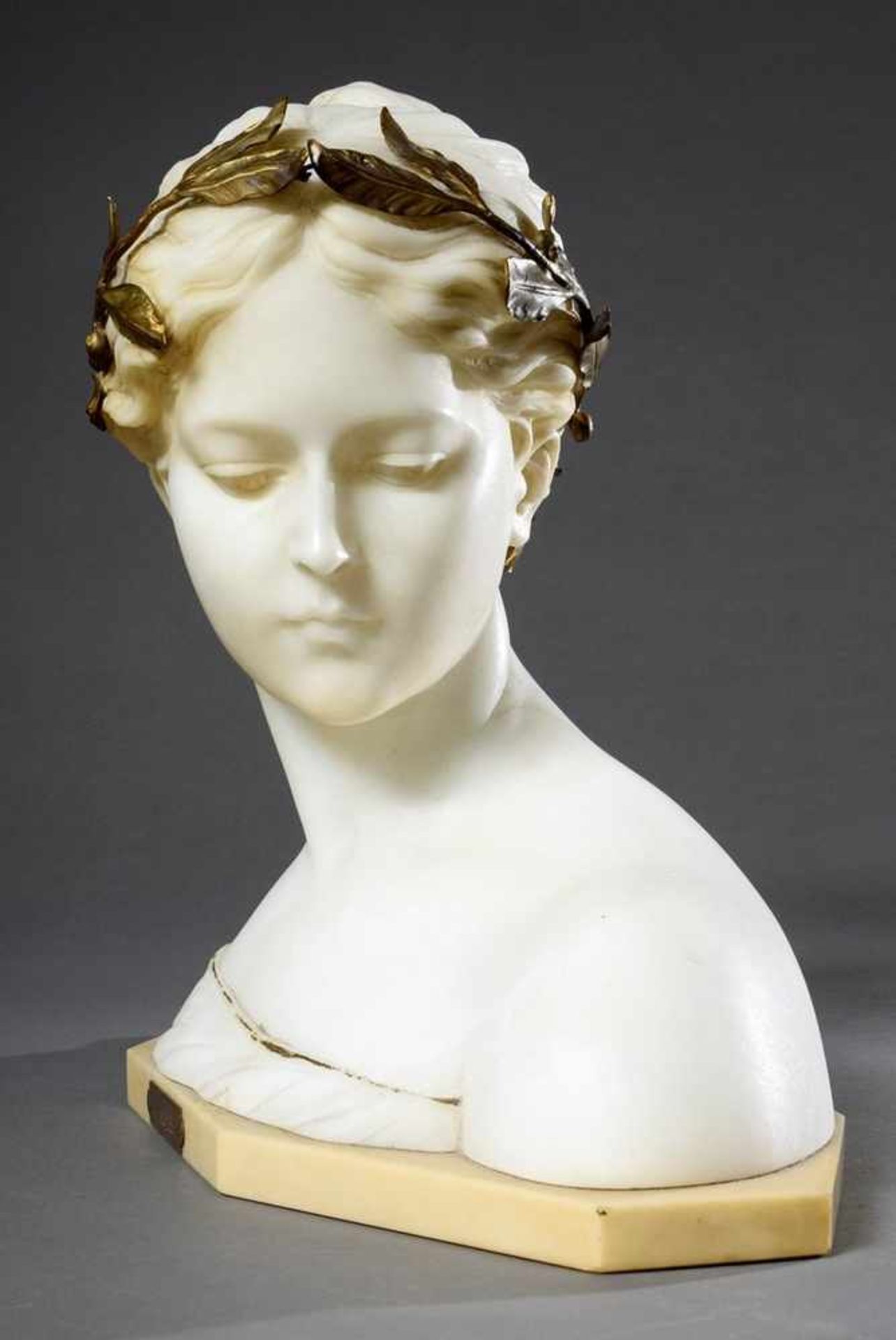 Garella, Antonio (1863-1919) "Poesia", Alabaster mit feuervergoldeter Bronze, auf hellem Marmor - Image 3 of 6