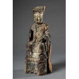 Holz geschnitzte „Mandarin“ Figur mit Resten alter Bemalung, China, H. 26cm, Insektenfraß/