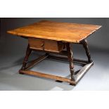 Bäuerlicher Jogltisch mit schöner Patina, Nadelholz, 78x126x123cmRural jog table with nice patina,