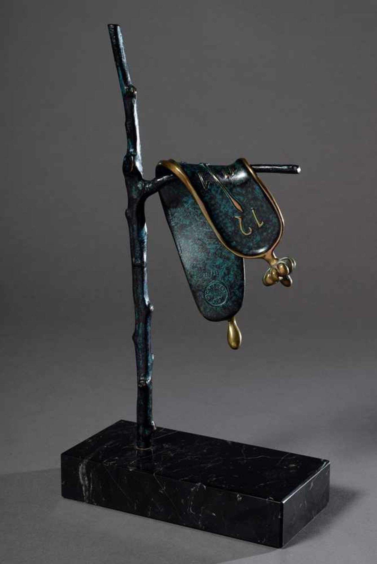 Dalí, Salvador (1904-1989) "Persistance de la Mémoire", 1980, Bronze mit blauer Patina auf Marmor - Bild 3 aus 7