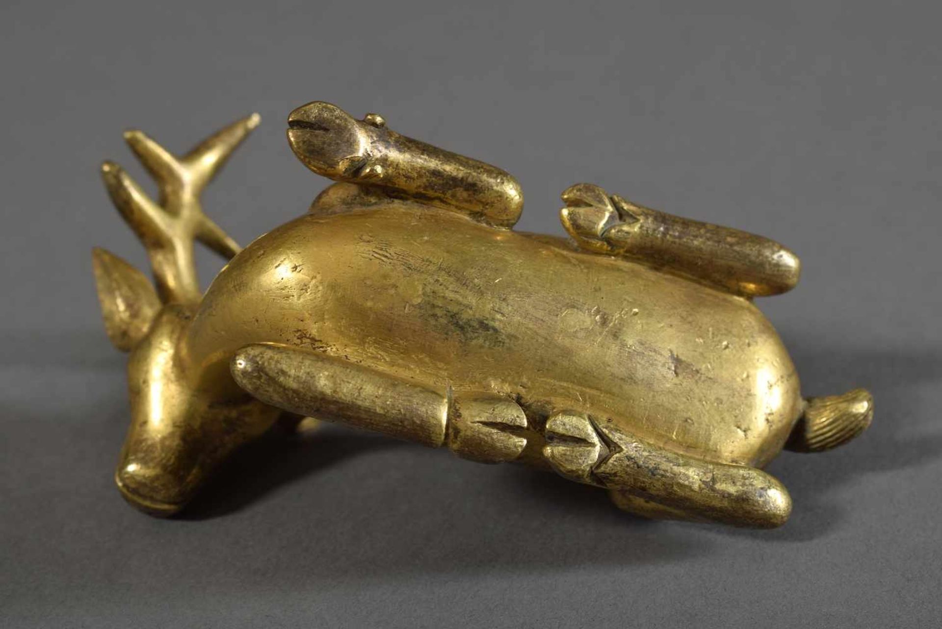 Chinesischer Bronze "Liegender Hirsch", vergoldet, 6,4x9x6cmBronze "Lying stag", gold-plated, 6, - Image 3 of 3