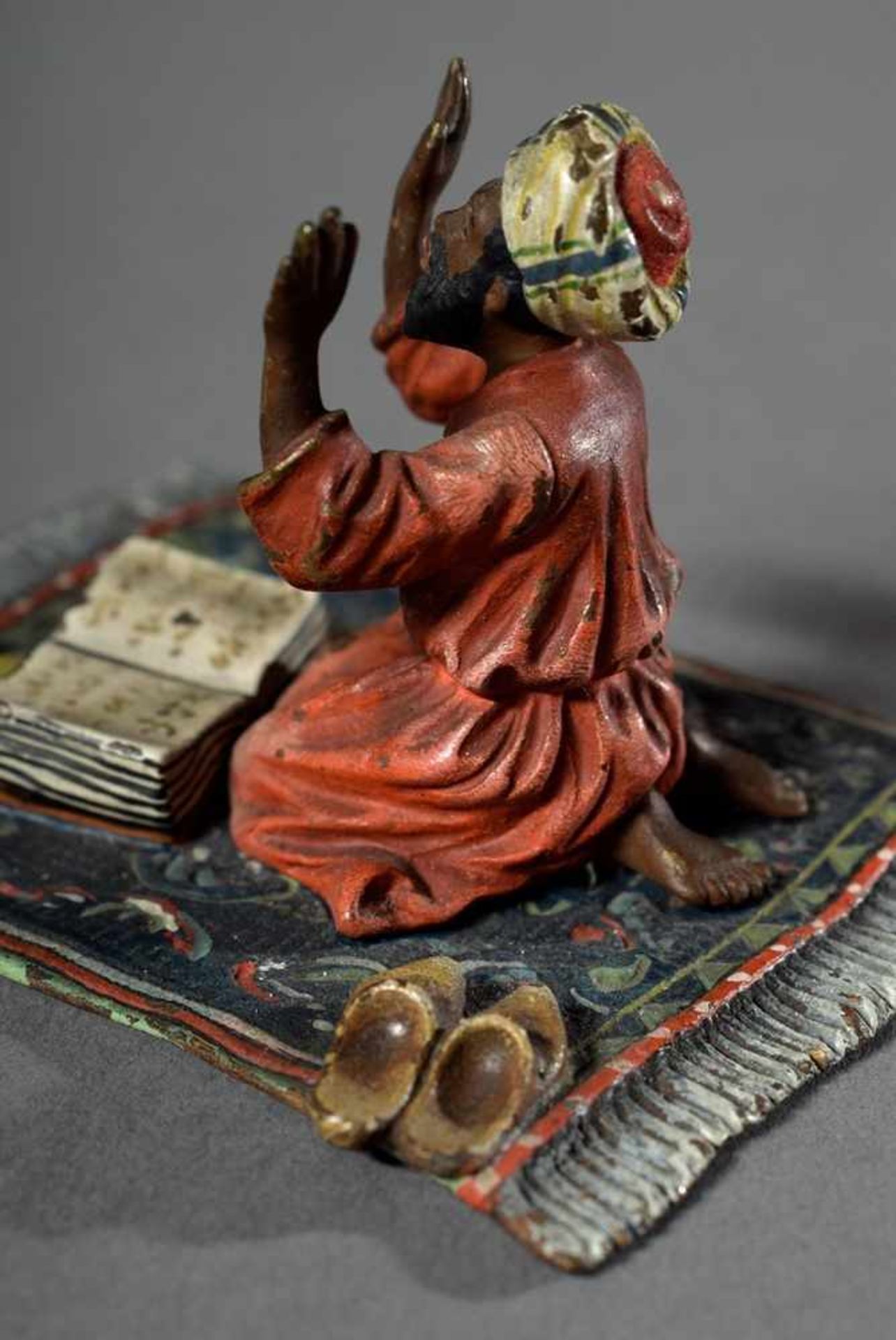 Wiener Bronze "Betender Orientale", H. 5cm, etwas bestoßenViennese Bronze "Praying Oriental", h. - Image 4 of 5