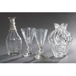 4 Diverse Teile antikes in die Form geblasenes und gezogenes Glas: Karaffe (Stopfen fehlt), 2 Gläser