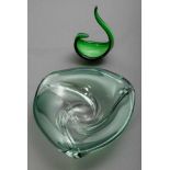2 Diverse organisch geformte Midcentury Glasobjekte: grüne Val St. Lambert Schale (Ø 32cm) mit