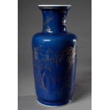 Große Powder Blue Vase mit Golddekor "Landschaft mit Architektur", China, H. 43cm, Hals bestoßen/