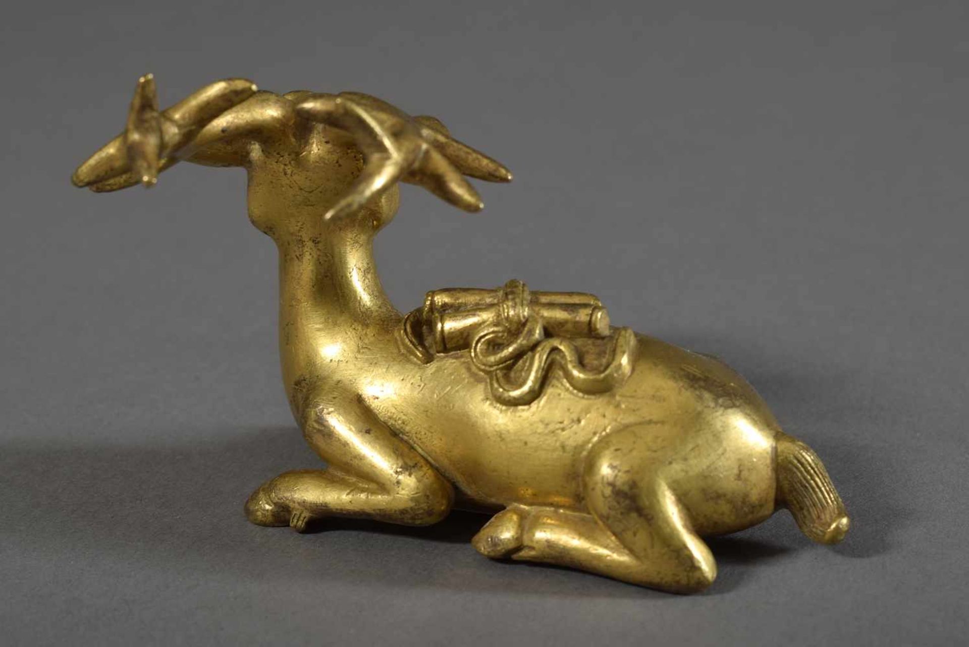 Chinesischer Bronze "Liegender Hirsch", vergoldet, 6,4x9x6cmBronze "Lying stag", gold-plated, 6, - Image 2 of 3