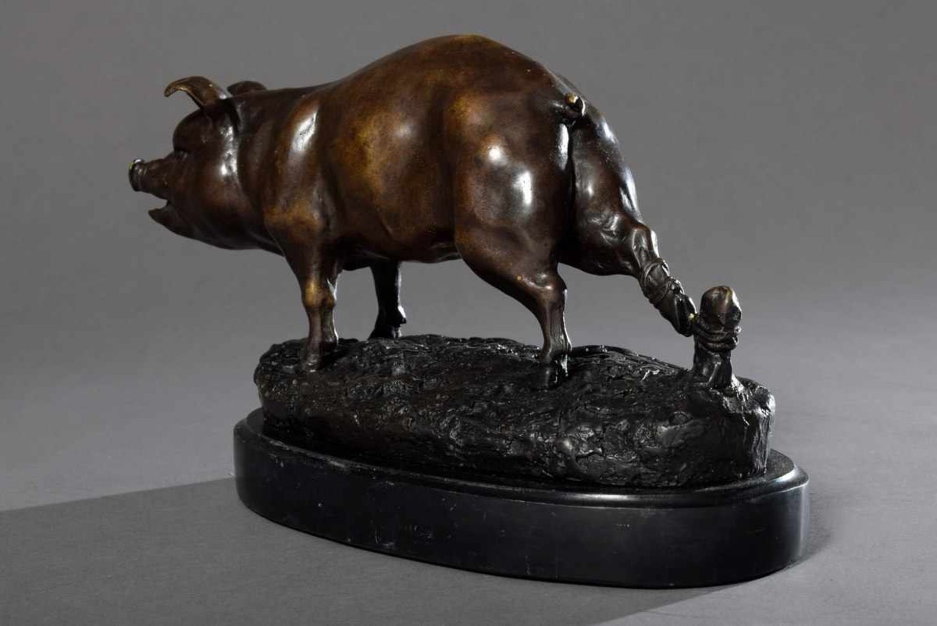 Baryé, Antoine Louis (1796-1875) "Schwein", Bronze auf schwarzer Marmorplinthe, signiert, H. 17, - Bild 3 aus 4