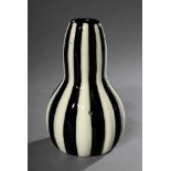 Kleine Art Deco Keramik Vase mit schwarz/weißen Streifen, Entw.: Walter Stock, Velten-Vordamm um