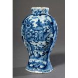 Kleine Delft Fayence Vasen mit Blaumalerei "Chinoiserien", H. 14cm, Deckel fehlen/bestoßenSmall
