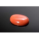 Ungefasster ovaler Korallencabochon, 9,9ct, 1,8x1,3x0,5cmUnmounted oval coral cabochon, 9,9ct, 1,