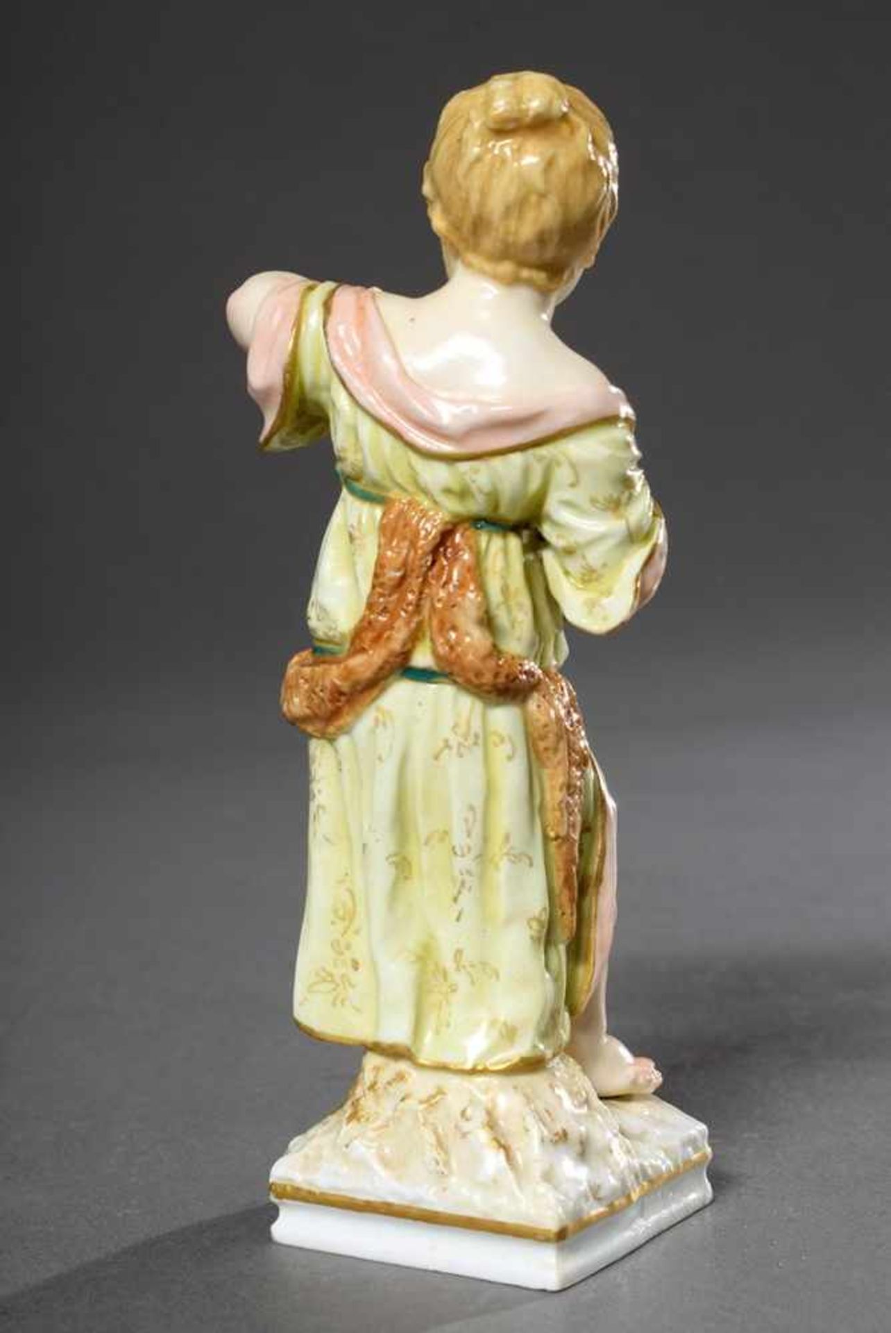 Kleine KPM Figur „Mädchen mit Kelch und Krug“, farbig staffiert, Ende 19.Jh., H. 11,5cm, etwas - Image 2 of 5