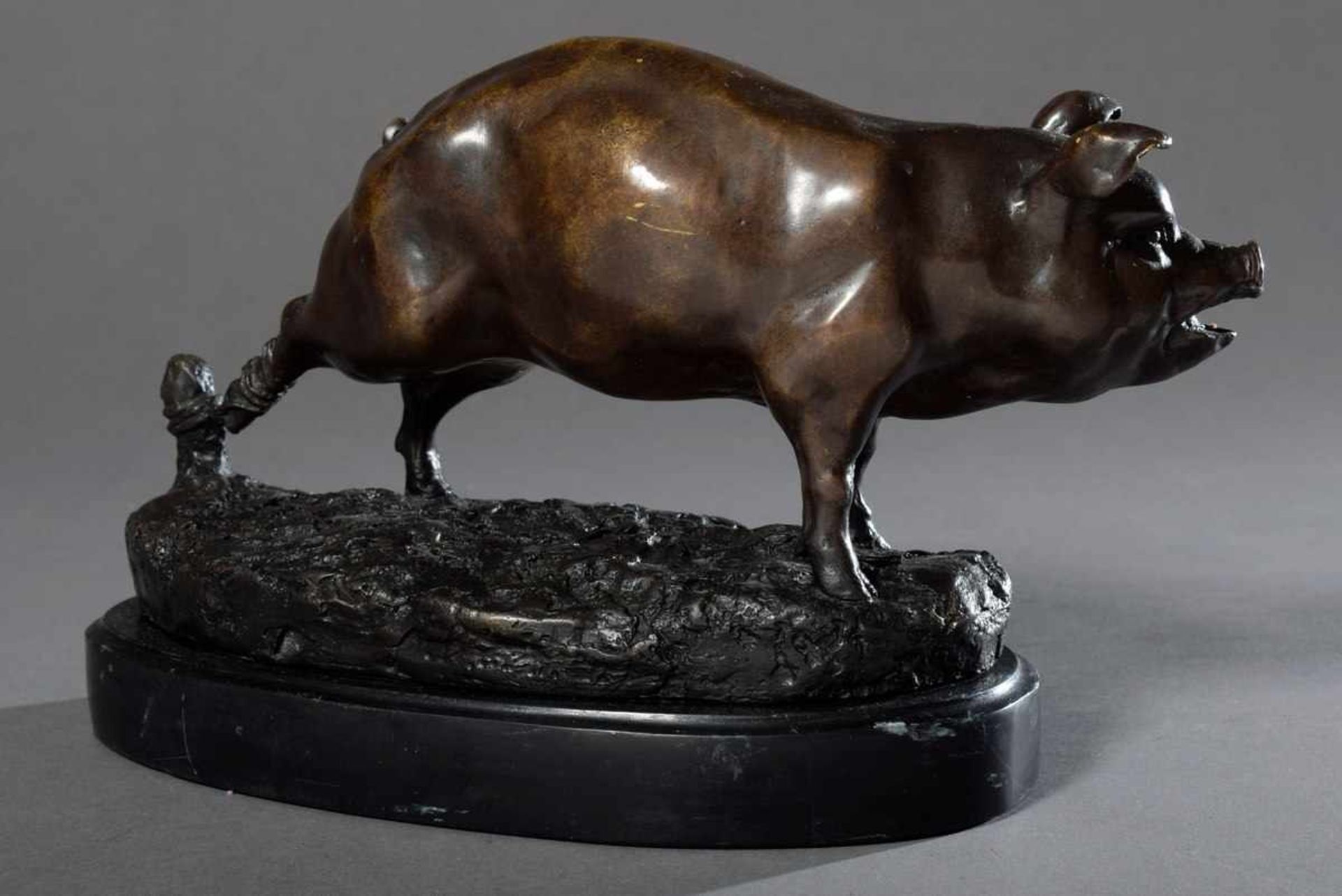 Baryé, Antoine Louis (1796-1875) "Schwein", Bronze auf schwarzer Marmorplinthe, signiert, H. 17, - Bild 2 aus 4