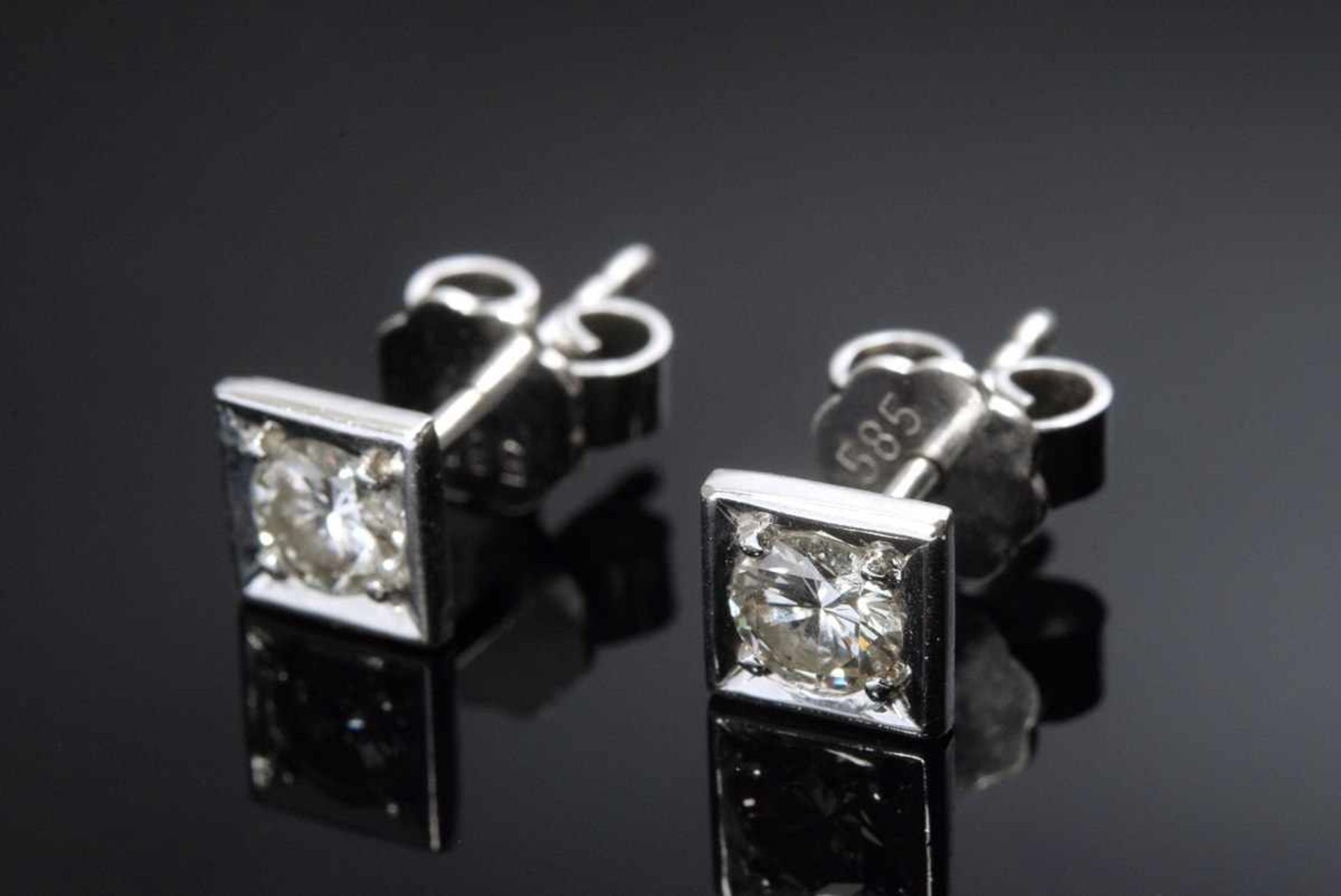 Paar WG 750 Ohrstecker mit Brillanten (zus.ca. 0.40ct/VSI/W), 2g, Ø 5mmPair of WG 750 earrings
