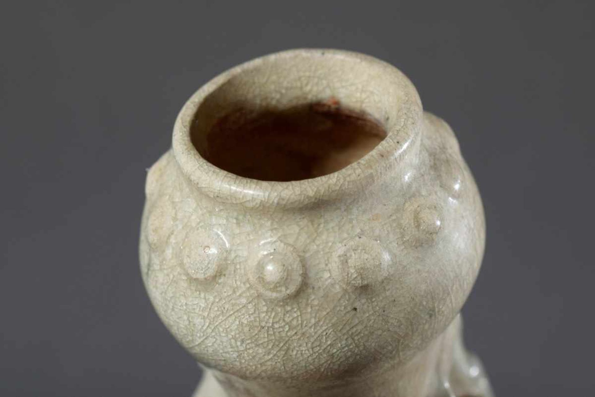 Koreanische Softpaste Vase mit plastischem Drachen, H. 22,5cm, Glasur am Standring etwas - Bild 4 aus 5