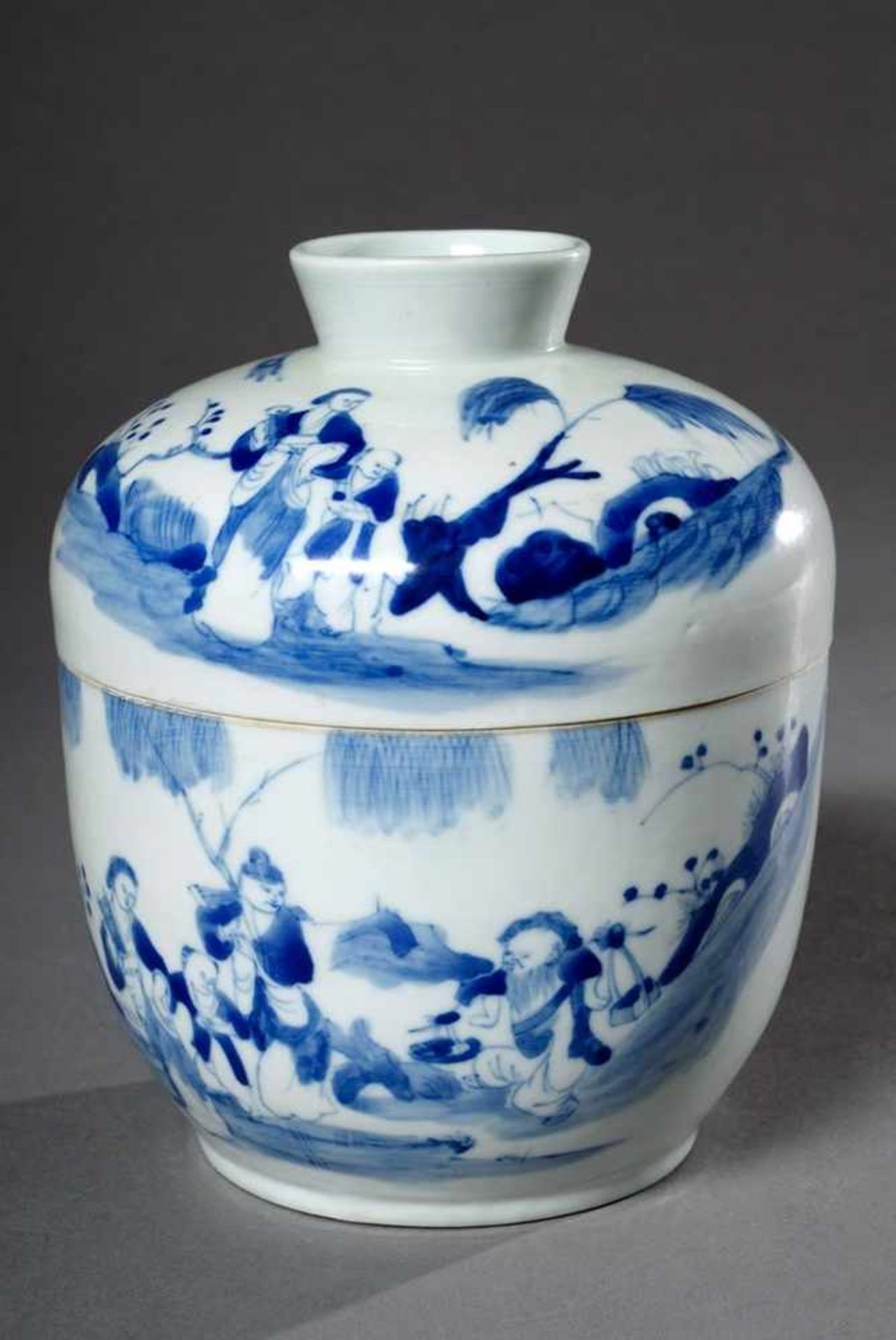 Porzellan Deckelgefäß mit Blaumalerei „Gartenszenen“, China 19.Jh., H. 16cm, Ø 13,5cm Porcelain