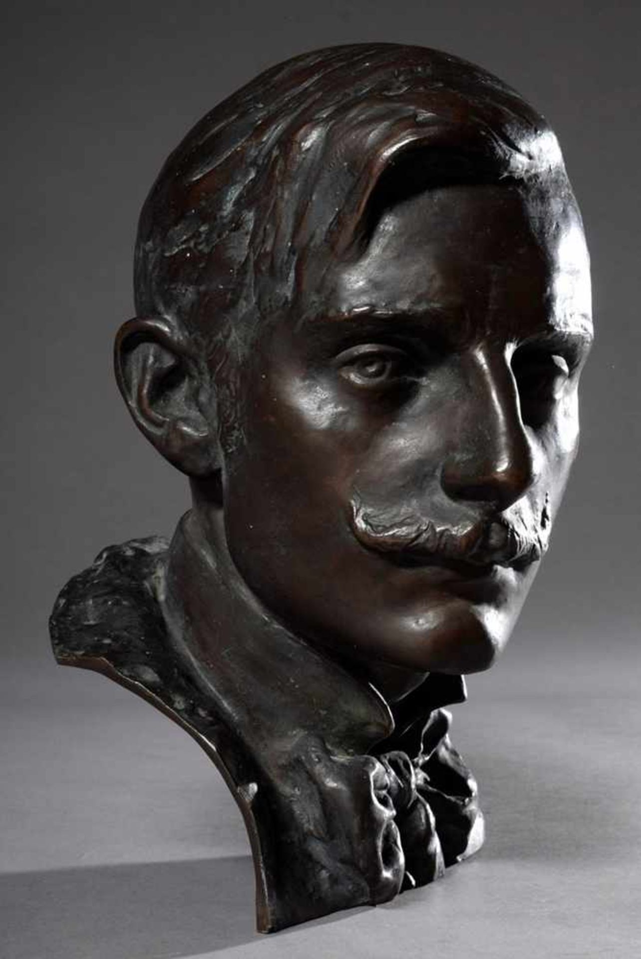 Bock, Arthur (1875-1957) "Selbstportrait in jungen Jahren", Bronze auf Granitsockel, H. 32/52cmBock, - Bild 2 aus 7