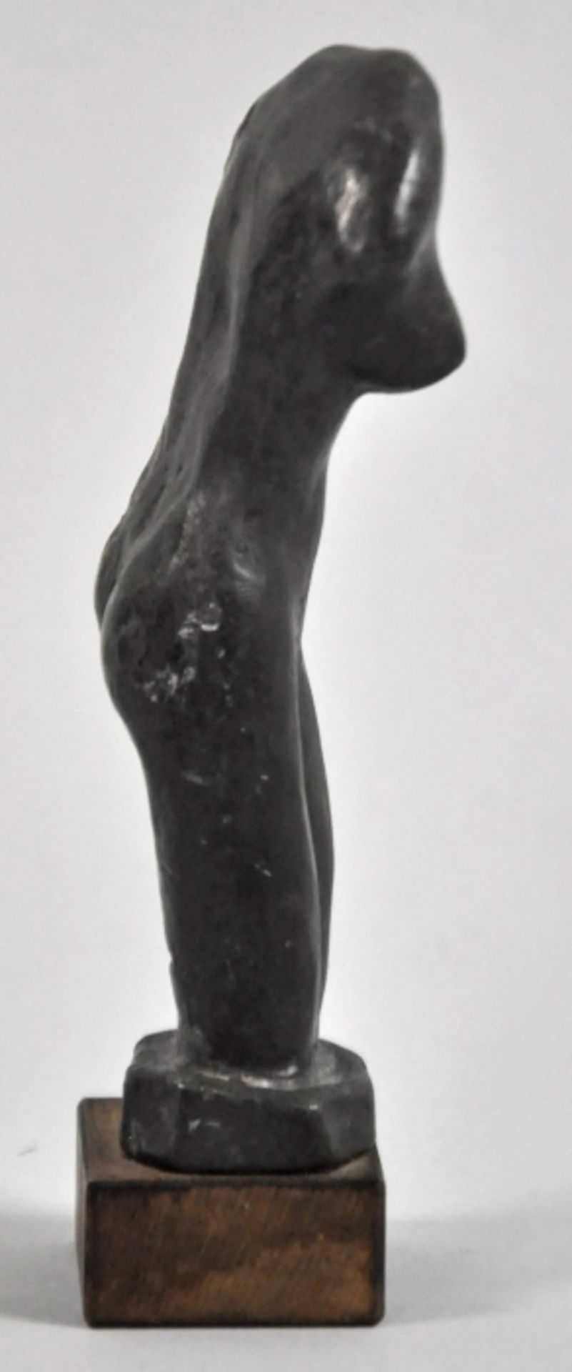 WEIBLICHER AKT Metallguss, auf Figur signiert Kotek(?), auf Holzsockel, auf Sockel bez. "Torso III", - Image 3 of 3