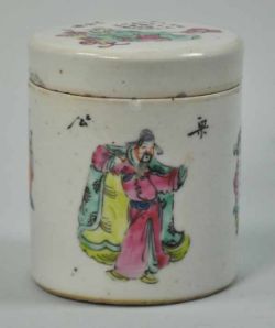 TEEDOSE zylindrische Form, bemalt mit polychromer Personenstaffage u. Poesien, China, 19.Jh.,