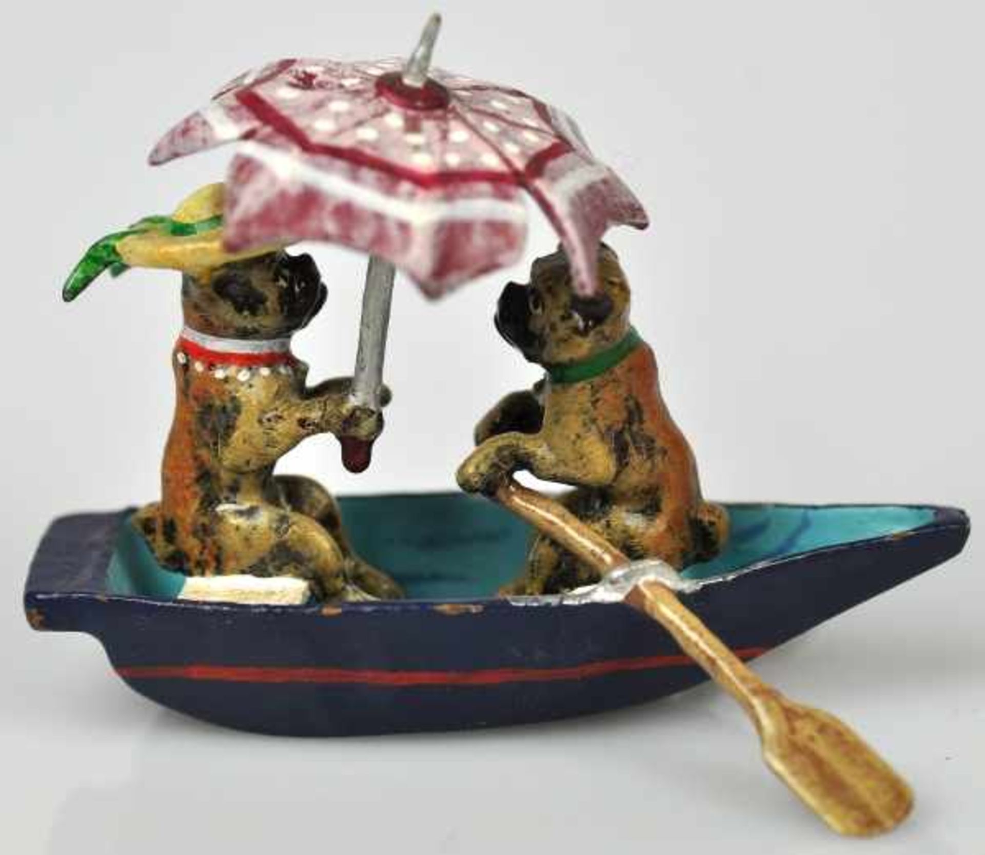 MOPSPAAR IM RUDERBOOT mit aufgespanntem Schirm, Wiener Bronze, polychrom bemalt, gemarkt " - Bild 3 aus 4