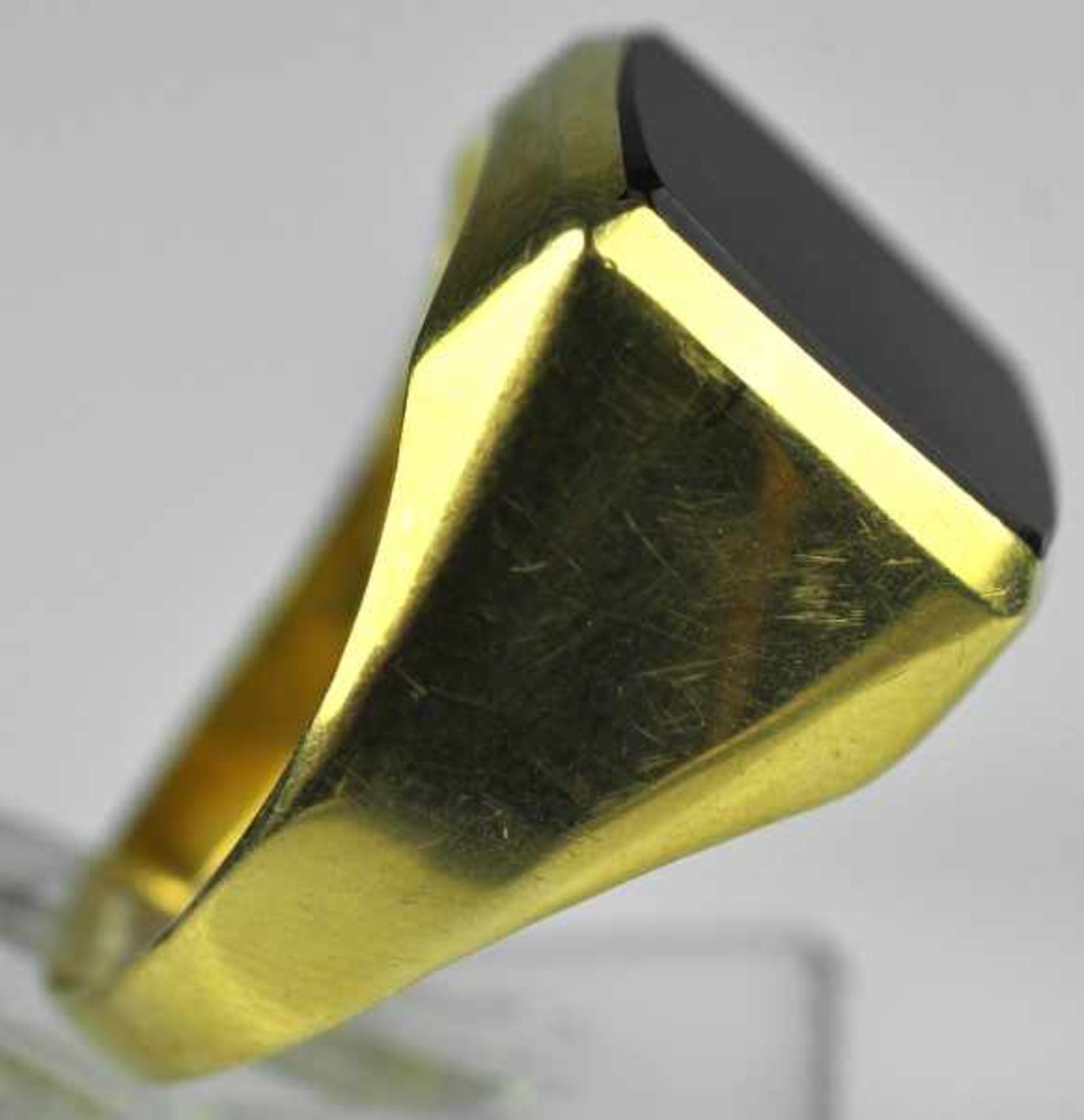 HERRENRING viereckige polierte Onyxplatte in Gelbgoldfassung 14ct, 4,48g, Gr. 60 - Bild 2 aus 2