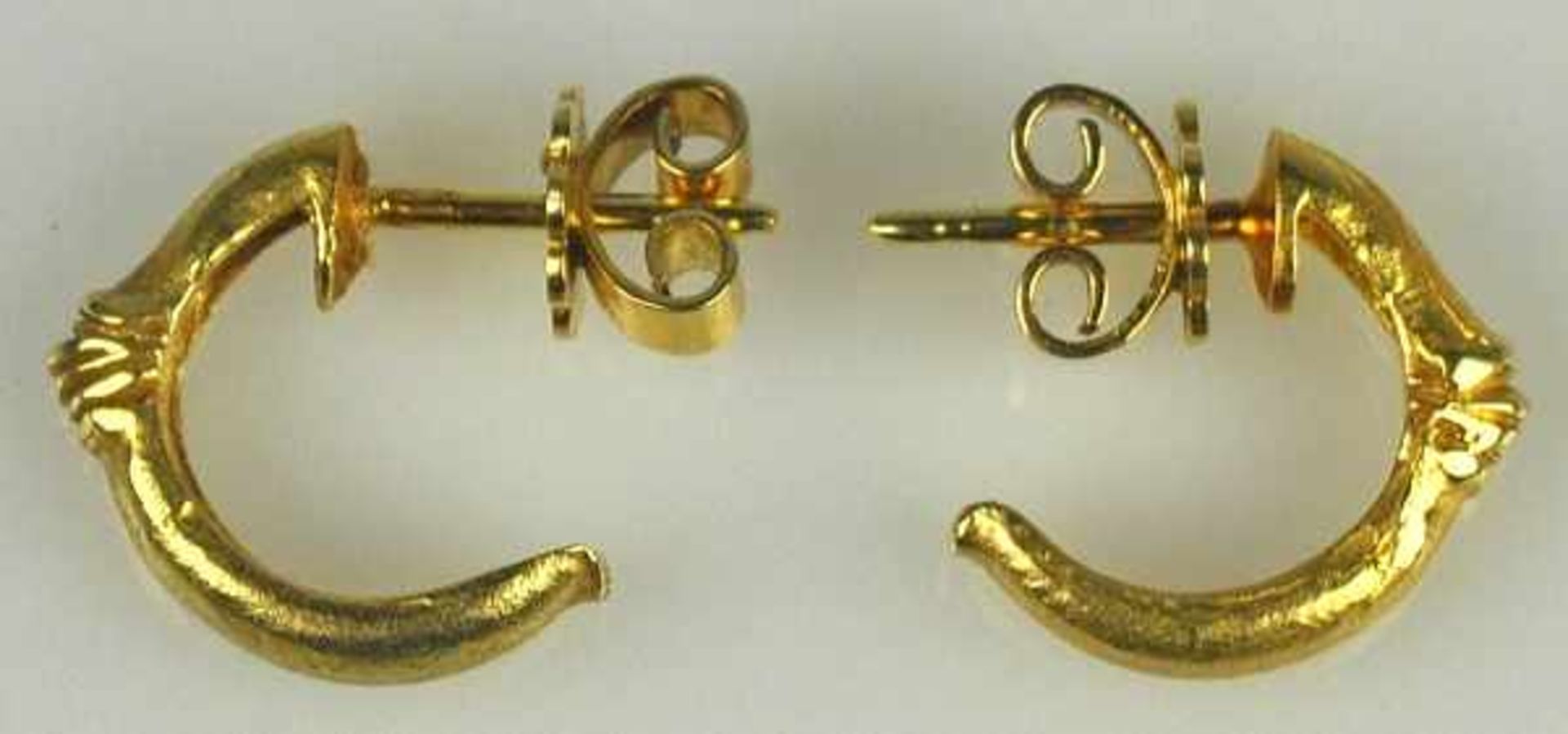 PAAR OHRSTECKER Bögen mit strukturierter Oberfläche, rückseitig Stecker und Schraube, Gelbgold 14ct,