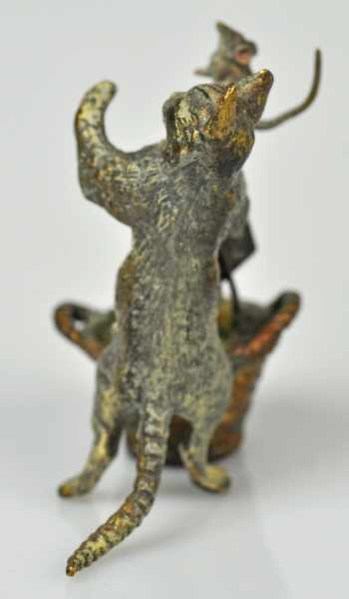 KATZE als Mäuseverkäufer, polychrom dekoriert, Wiener Bronze, gemarkt mit Monogramm, Franz Xaver - Image 3 of 4