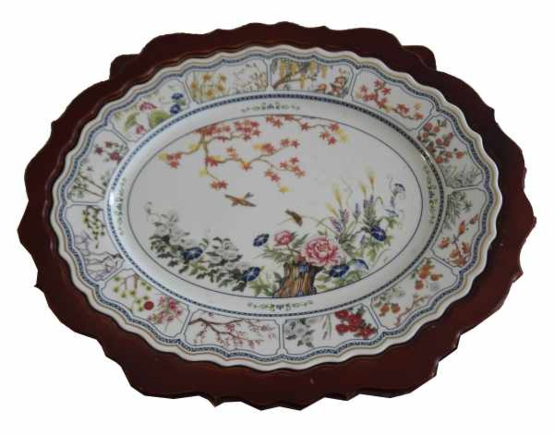 BEISTELLTISCHEN mit eingelegtem Porzellanteller, polychrom dekoriert mit floralen Motiven u. Vögeln, - Bild 4 aus 5