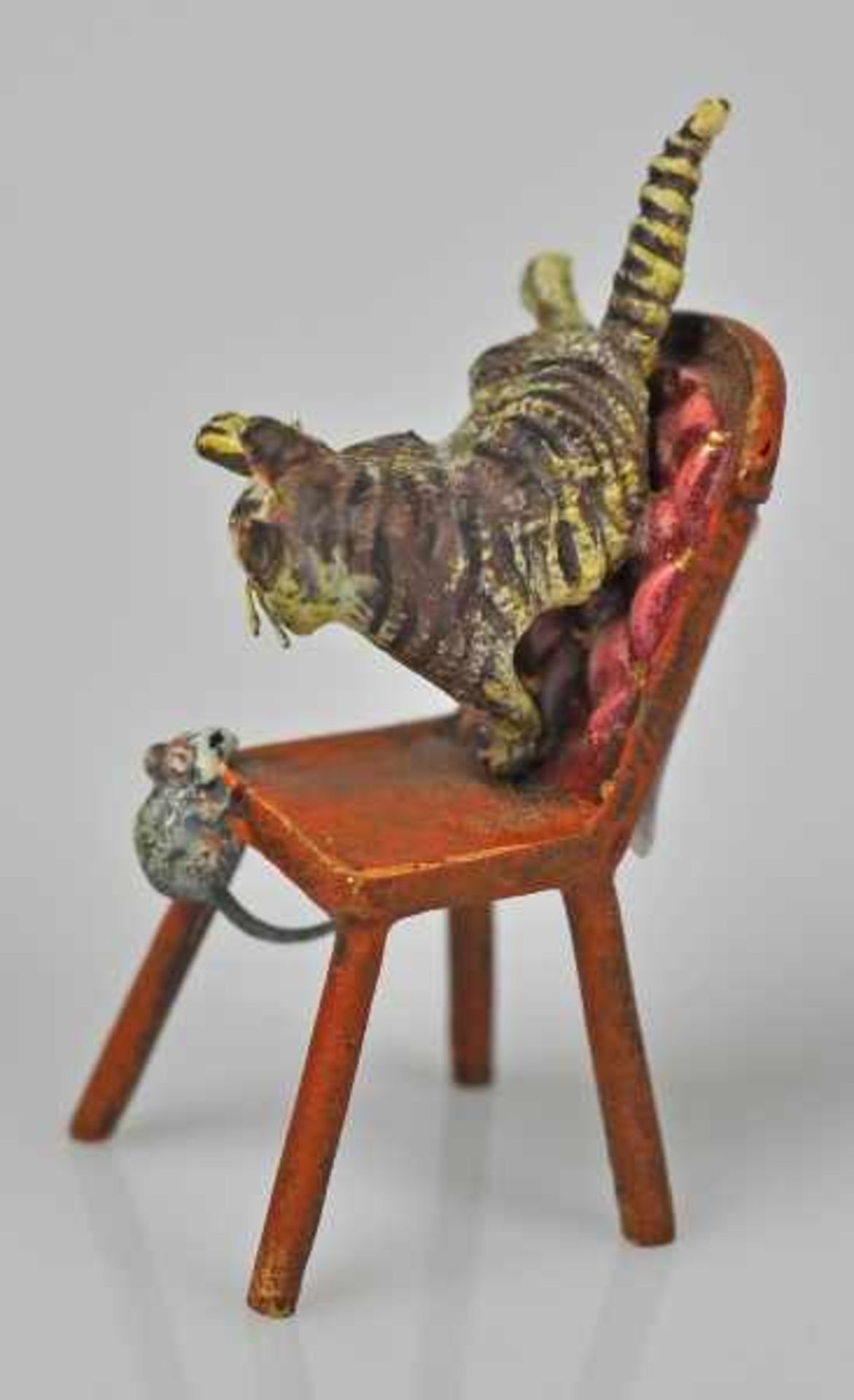 KATZE eine Maus jagend, auf Stuhl, Wiener Bronze, gemarkt u. bez. Bermann Wien, H 5cm - Bild 2 aus 3