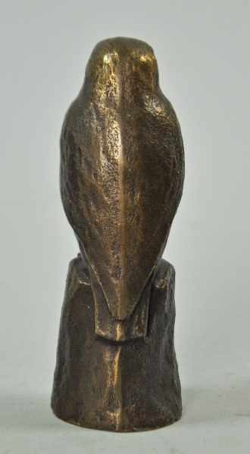 SITZENDER VOGEL Sperber auf Baumstumpf, Bronze, bez. Bag Turgi, H 10cm - Bild 3 aus 4