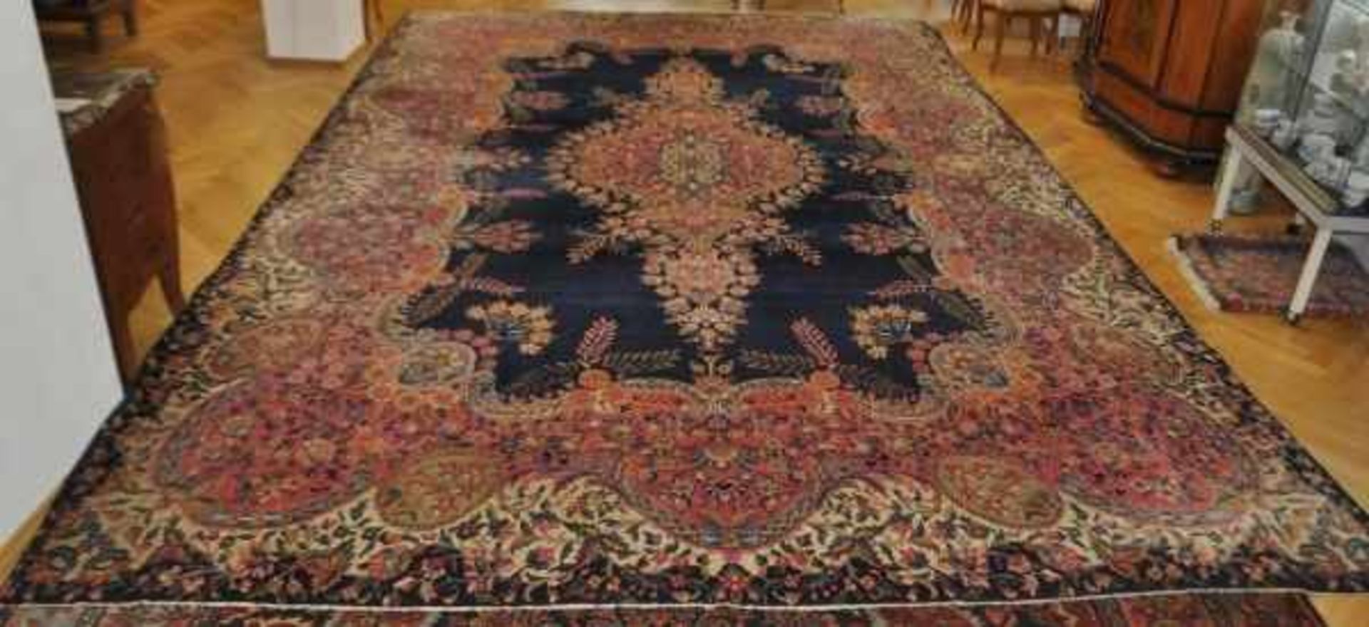 GROSSER KIRMAN Persien älter, 520x340cm, leichte Gebrauchsspuren - Image 5 of 7