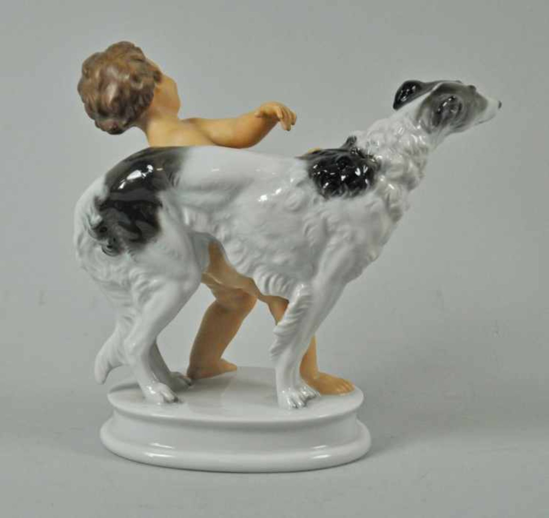 PUTTO MIT WINDHUND "Windspiel", Putto einen Windhund am Halsband haltend, fein polychrom - Bild 2 aus 13