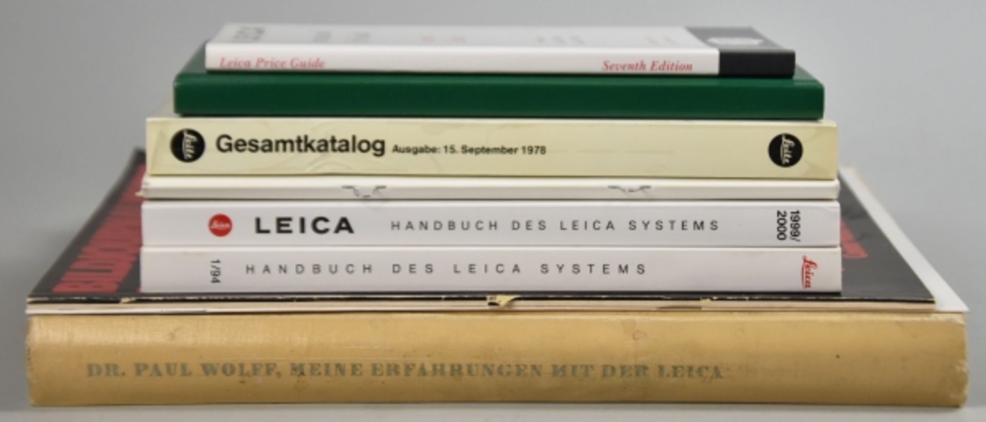 9 LEICA BÜCHER Konvolut, "Meine Erfahrungen mit der Leica"; und "Leica minilux"; und "