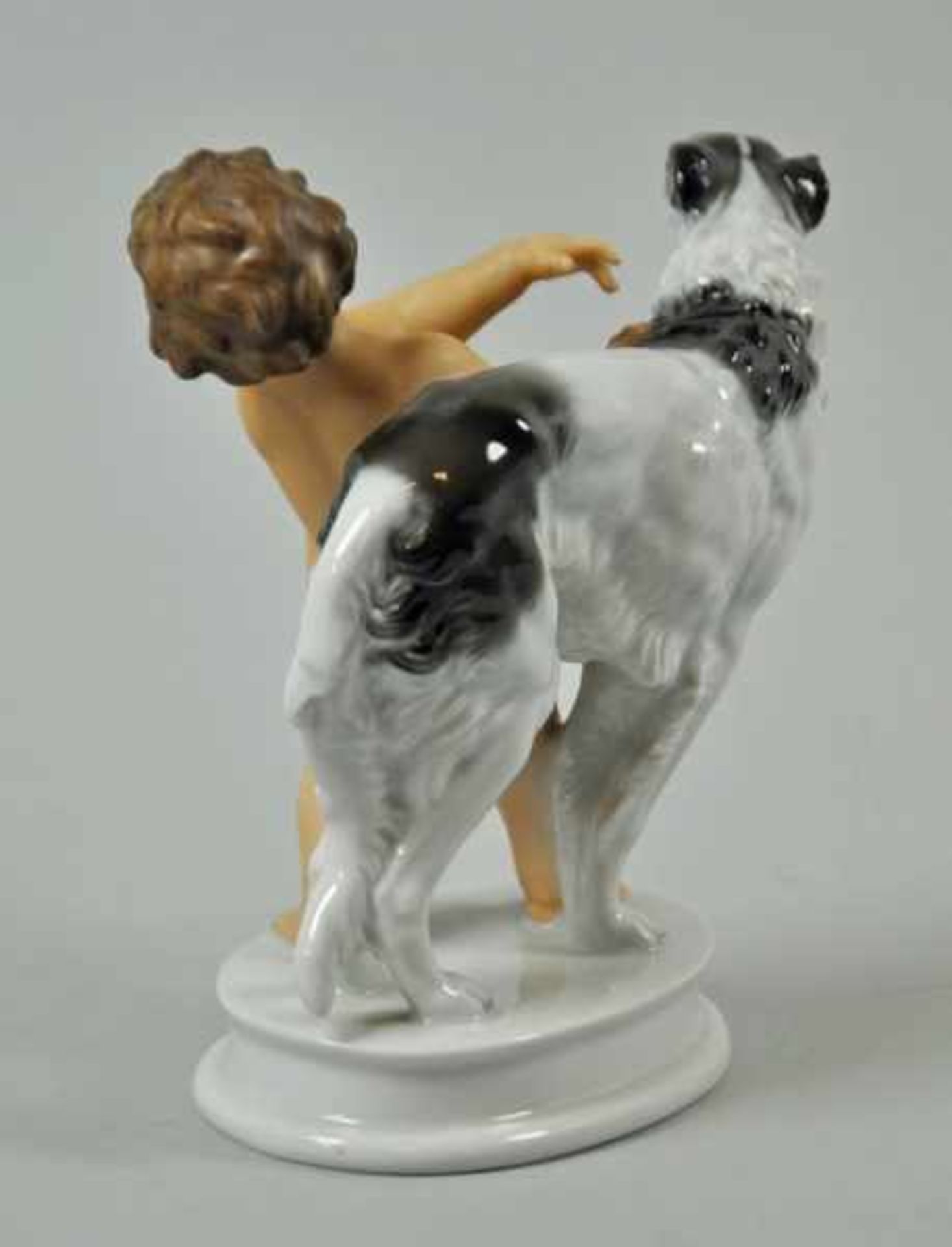 PUTTO MIT WINDHUND "Windspiel", Putto einen Windhund am Halsband haltend, fein polychrom - Bild 5 aus 13