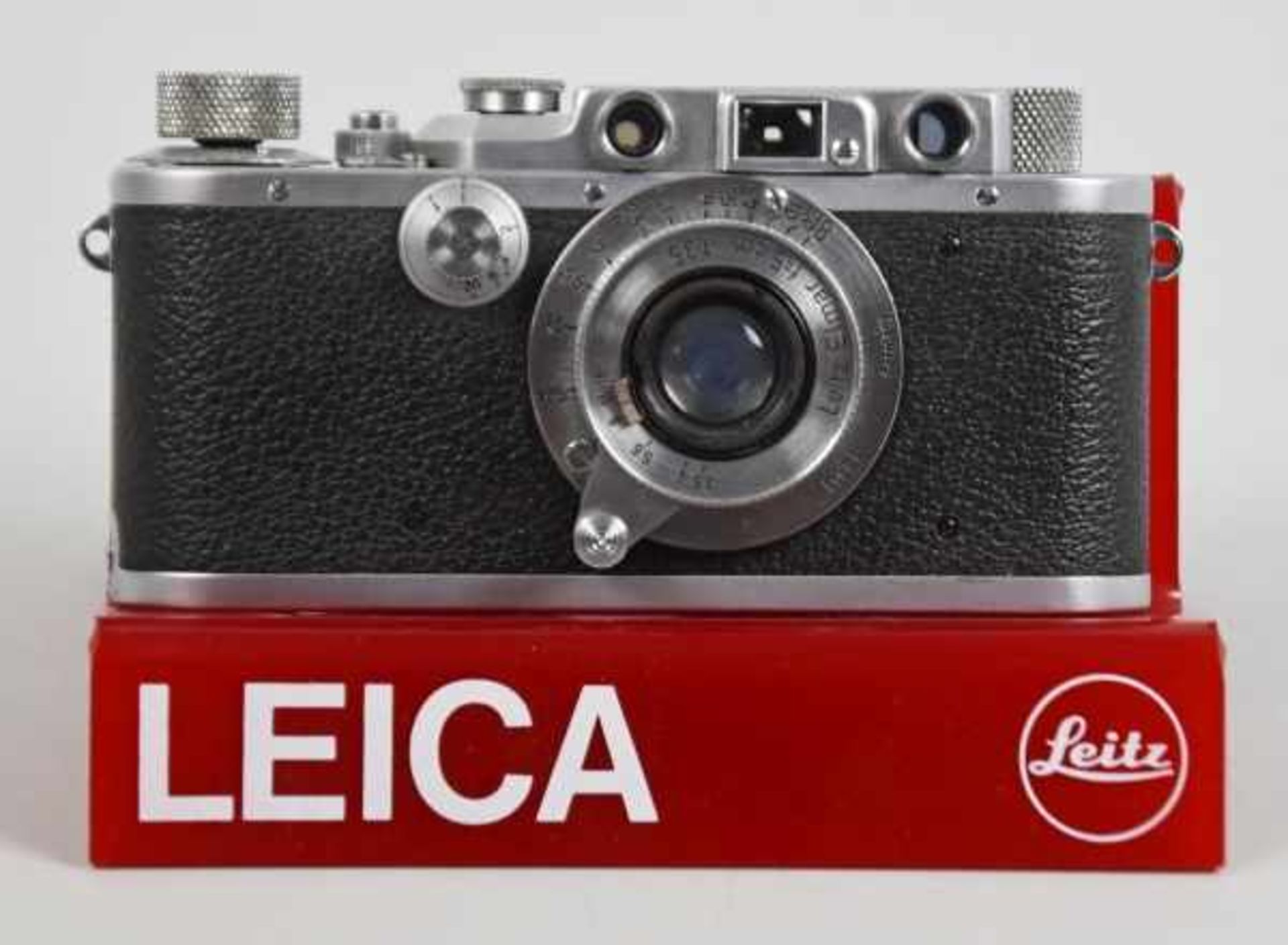 LEICA FOTOAPPARAT Typ IIIa, Chrom, Nr.337298, BJ 1939, Objektiv Elmar, 1:3,5/50, sehr guter Zustand,