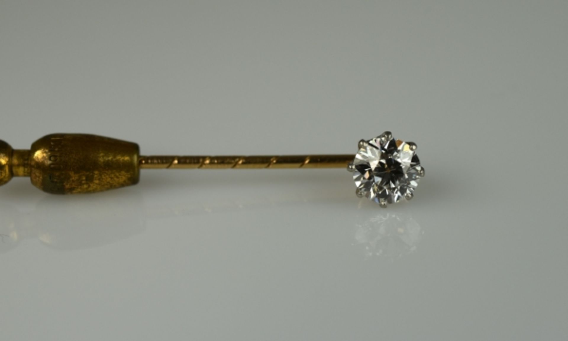 KRAVATTENNADEL mit Altschliffdiamant über 0,5ct, Einschlüsse am Rand, gute Brillanz, w, in - Image 3 of 3