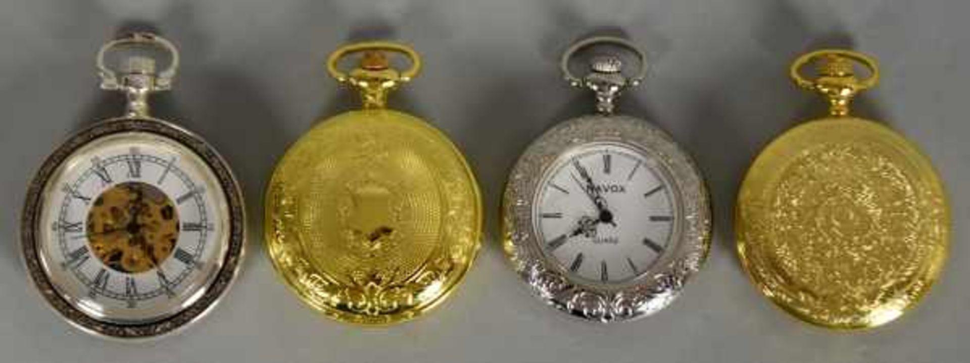 KONVOLUT TASCHENUHREN(4) 3 dekorative Uhren, Quartz u. eine weitere mit Handaufzug und Blick auf das
