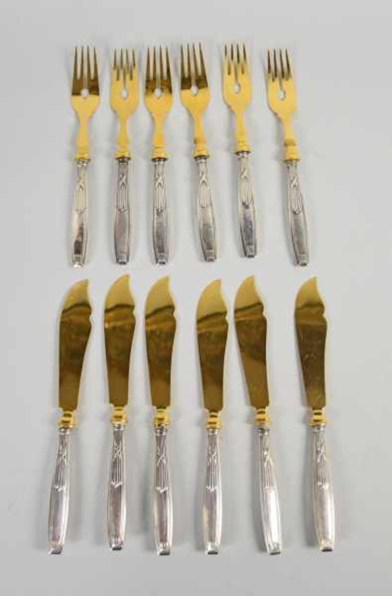 FISCHBESTECK für 6 Personen, fein dekorierte Silbergriffe, Silber 800/vergoldet, L 19,5cm, 454gr(