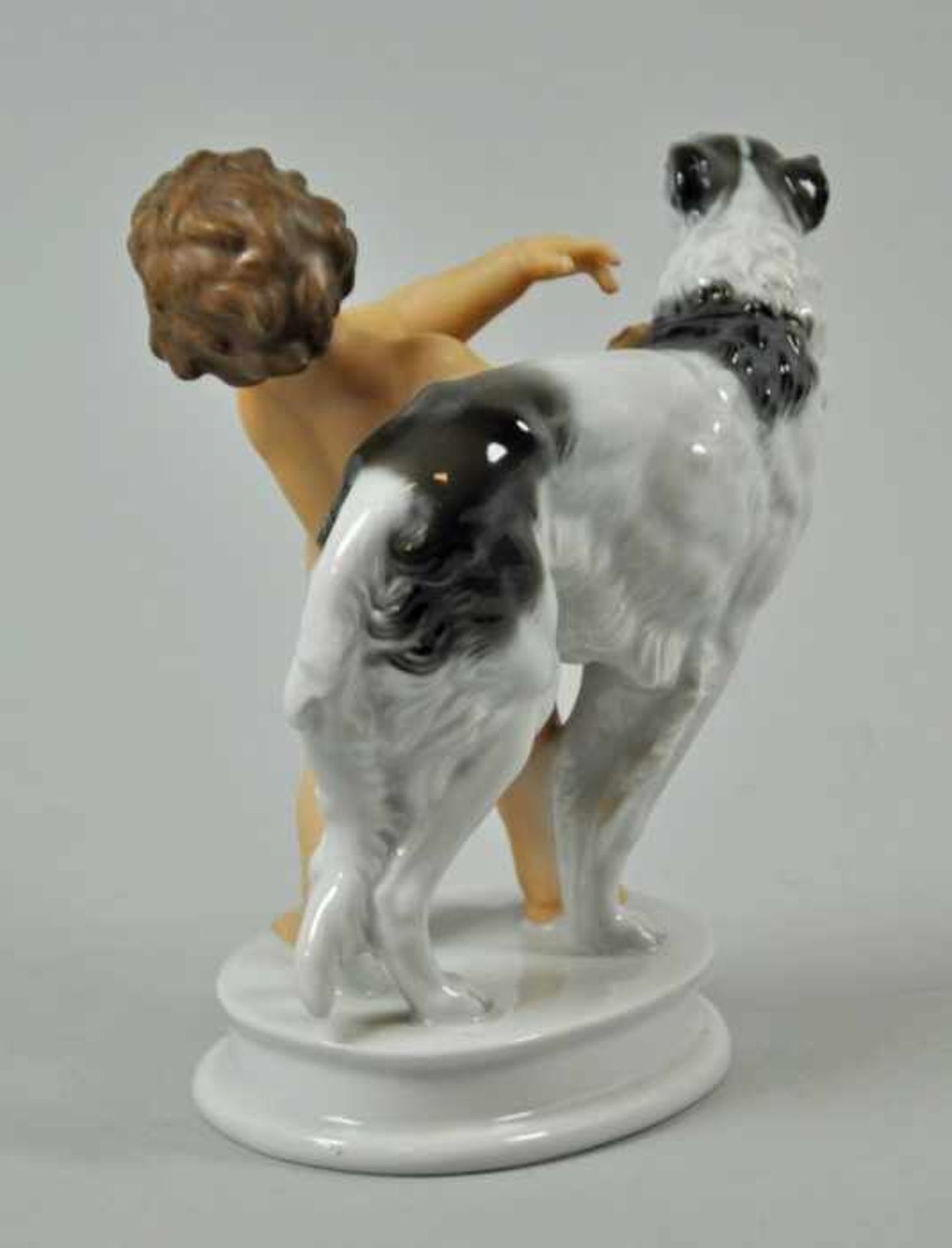 PUTTO MIT WINDHUND "Windspiel", Putto einen Windhund am Halsband haltend, fein polychrom - Bild 4 aus 13