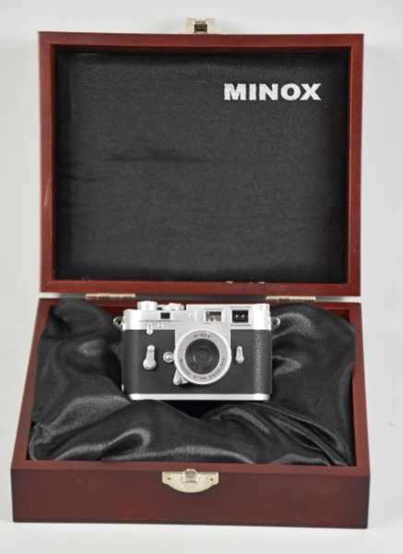 MINIATUR-DIGITALKAMERA Minox Leica M3 Plus 5,0, No. 89013345, BJ 2007, Objektiv Minoctar 8,7 mm,