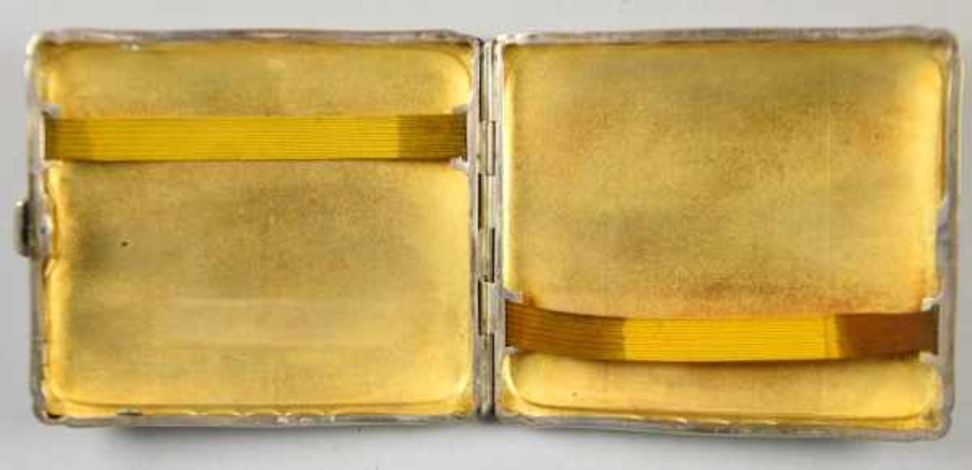 ZIGARETTENETUI rechteckige Form, Oberfläche mit ziseliertem Dekor, Innenvergoldung, Robert Kraft, - Bild 2 aus 5